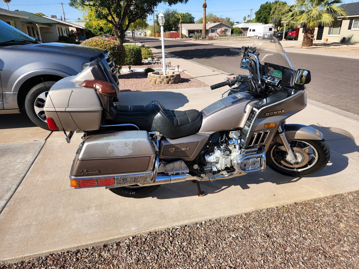 1984 Honda GL1200 Goldwing  Aspencade