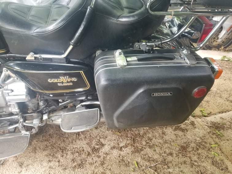 1979 Honda GL1100 Goldwing+1980 Honda GL1100パーツバイク(フレーム+<br />
エンジン他）