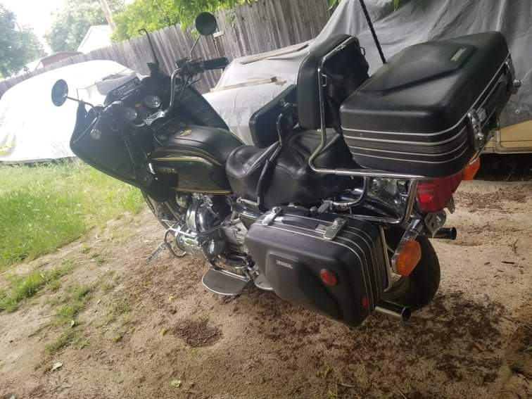 1979 Honda GL1100 Goldwing+1980 Honda GL1100パーツバイク(フレーム+<br />
エンジン他）